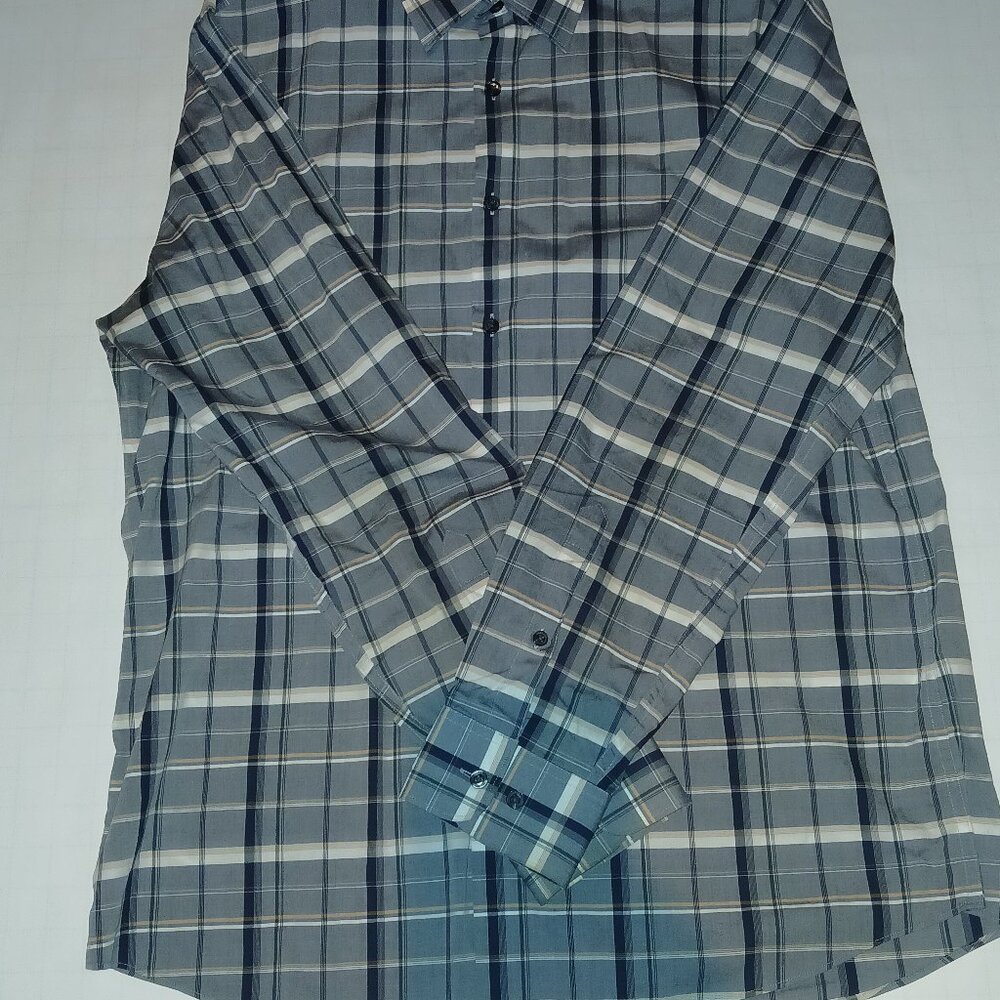 Men's long sleeve Perry Ellis Dress Shirt